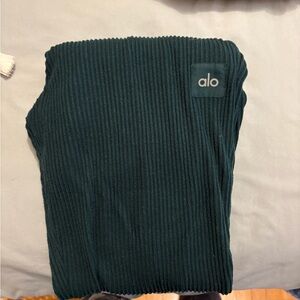 ALO Yoga Women’s Green Ribbed Sweatpants